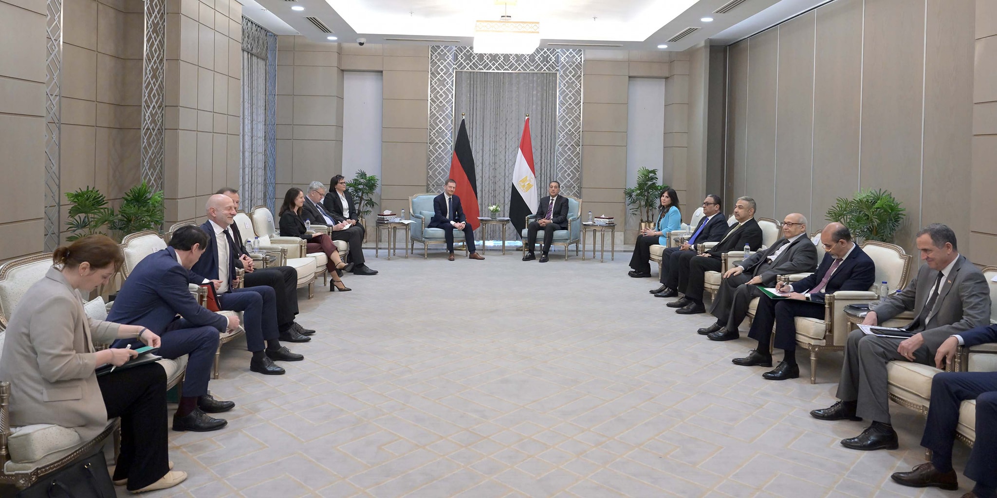 رئيس الوزراء يلتقي رئيس وزراء ولاية ساكسونيا الحرة الألمانية