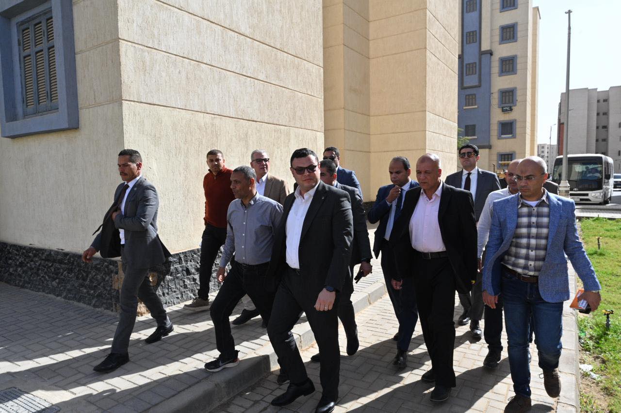 وزير الإسكان يتفقد سكن لكل المصريين بحدائق العاصمة