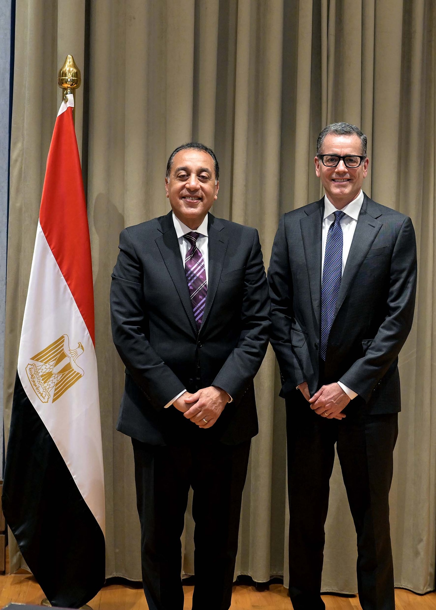 رئيس الوزراء يلتقي الرئيس التنفيذي لمتاجر أمازون
