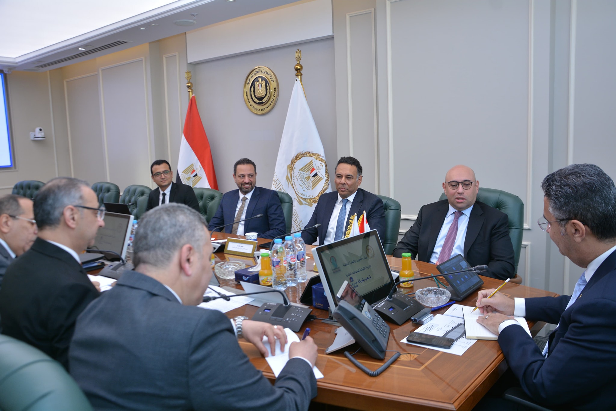 وزير التموين يجتمع مع ممثلي شركة ماجد الفطيم
