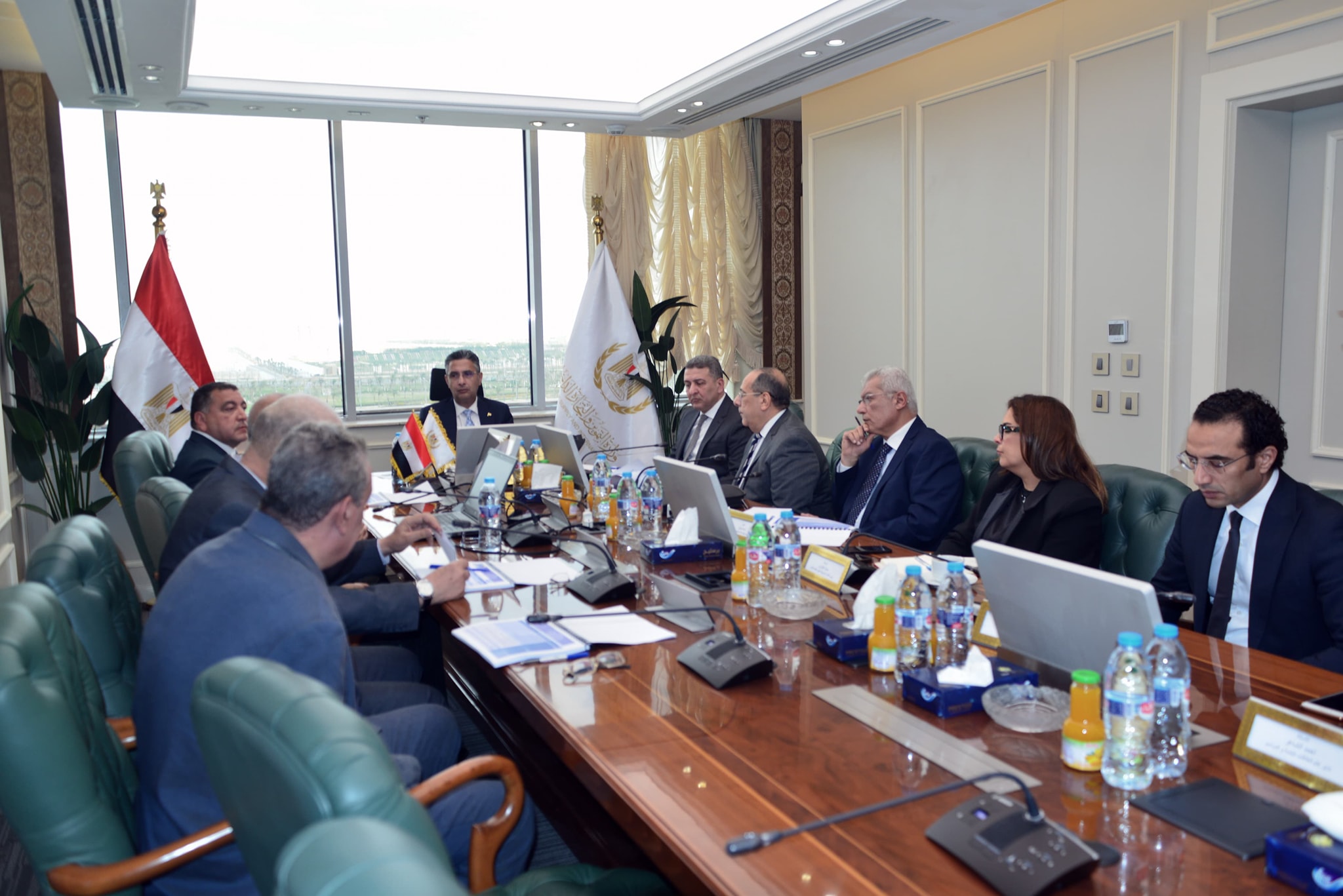وزير التموين يعقد اجتماع مع شركة الإسكندرية للزيوت والصابون