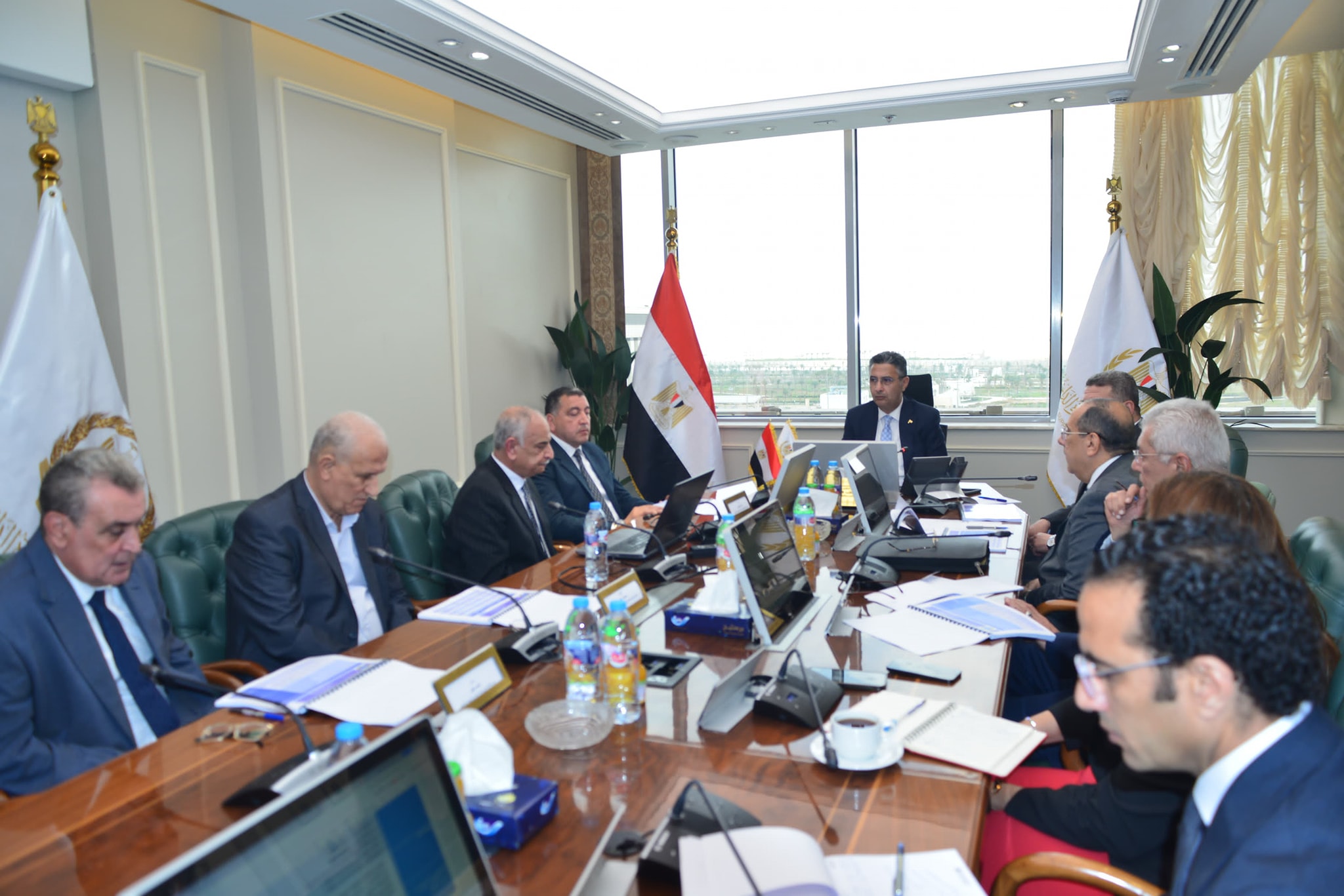 وزير التموين يعقد اجتماع مع شركة الإسكندرية للزيوت والصابون