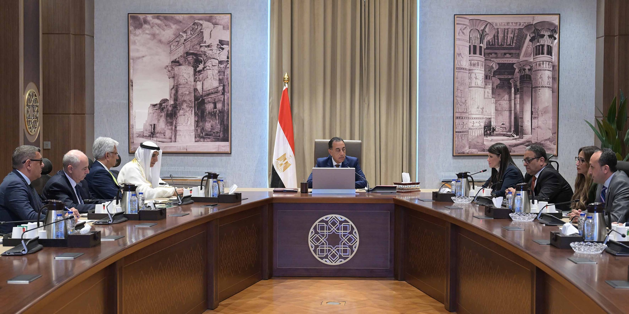 رئيس الوزراء يلتقي وفد الصندوق العربي للإنماء الاقتصادي