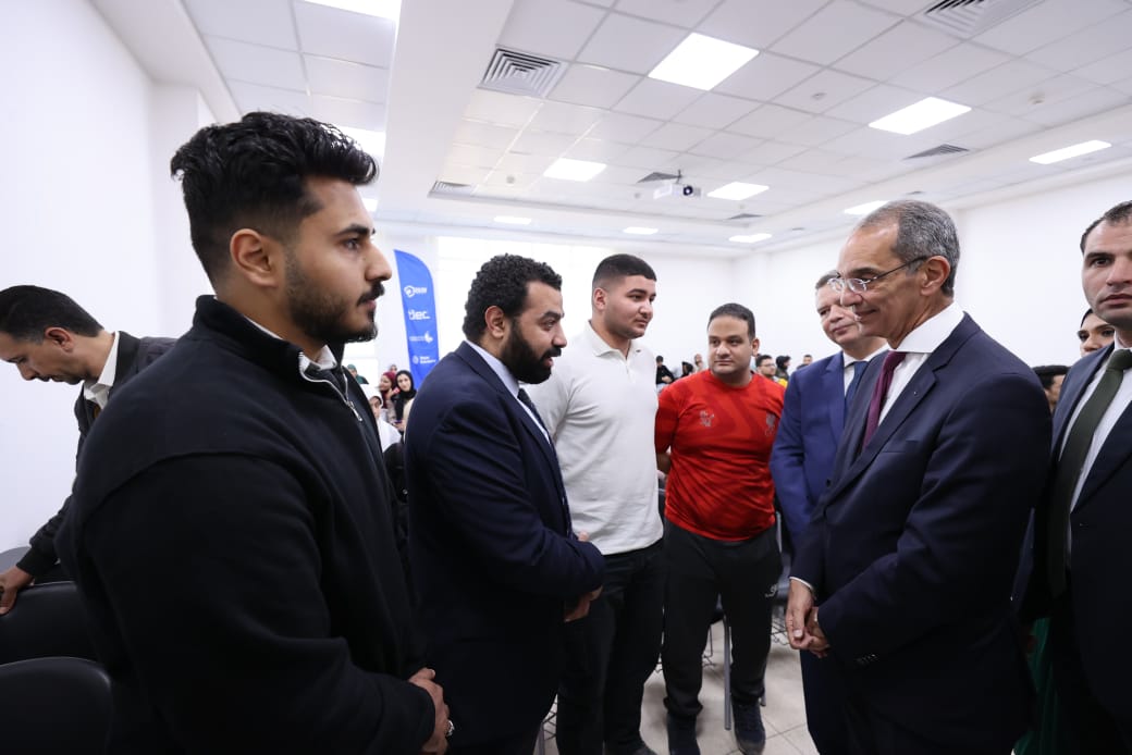زيارة وزير الاتصالات لمركز إبداع مصر الرقمية كريتيفا