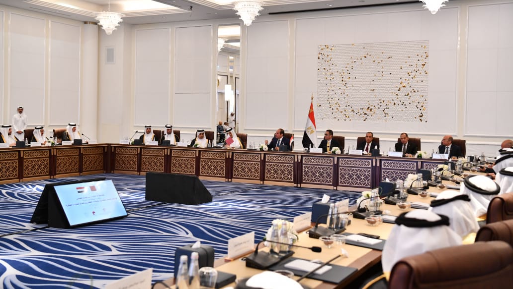 الرئيس السيسي يلتقي بممثلي مجتمع الأعمال القطري