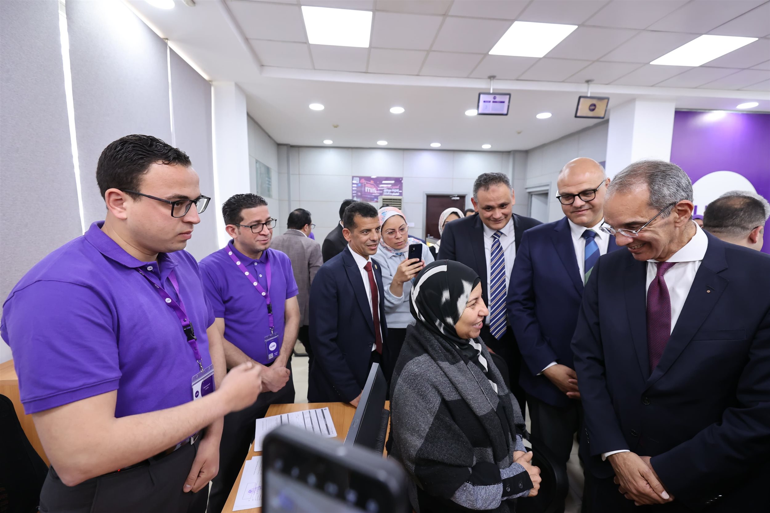 وزير الاتصالات يفتتح مكتبى بريد بعد تطويرهما بالقليوبية
