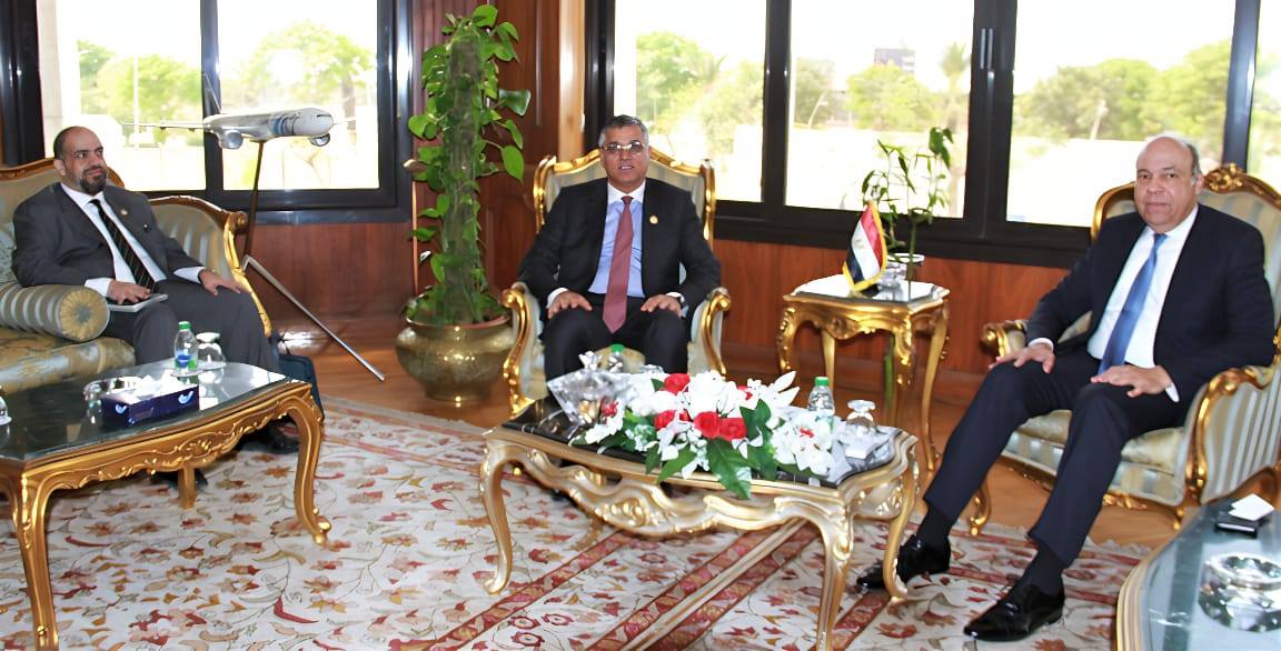 وزير الطيران يستقبل رئيس المنظمة العالمية للأرصاد الجوية