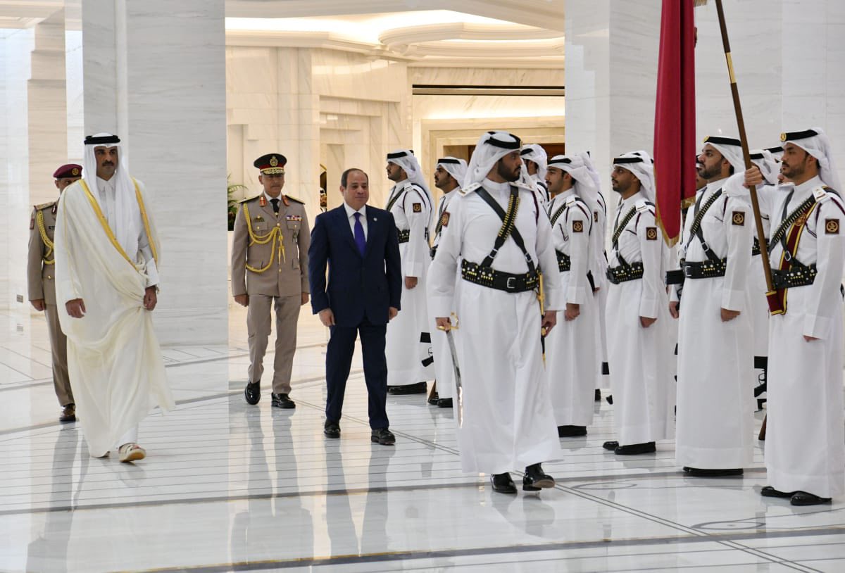 الرئيس عبد الفتاح السيسي يلتقي أمير دولة قطر