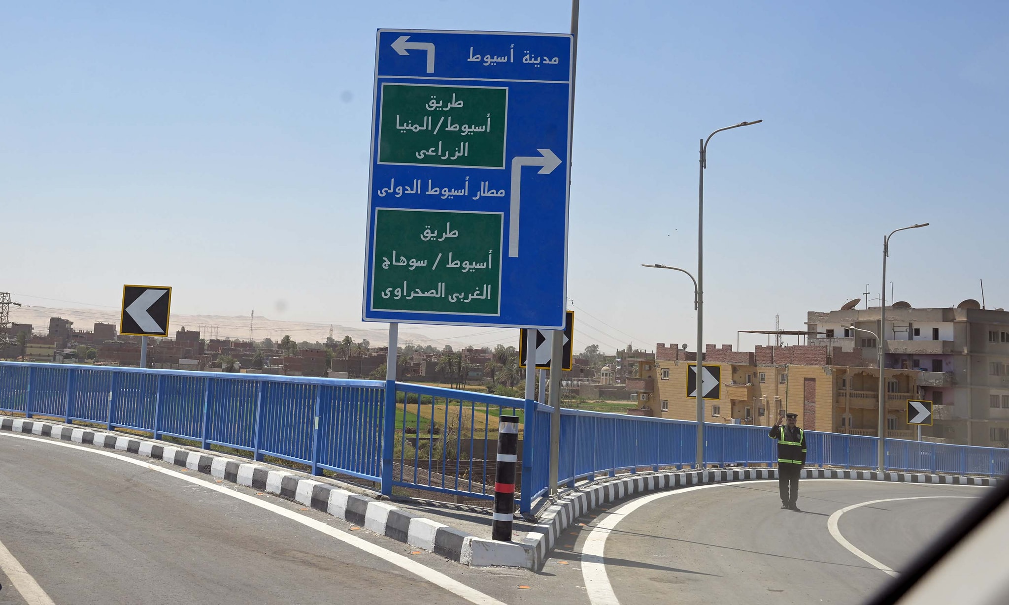 رئيس الوزراء يفتتح مشروع كوبري منقباد بأسيوط