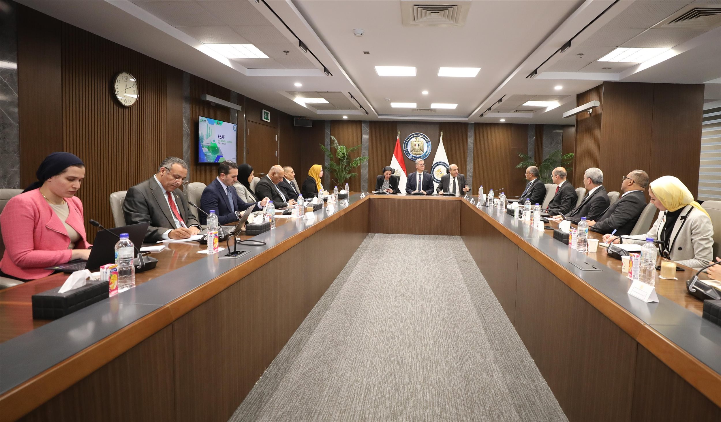 اجتماع مشترك بمقر وزارة البترول بالعاصمة الإدارية