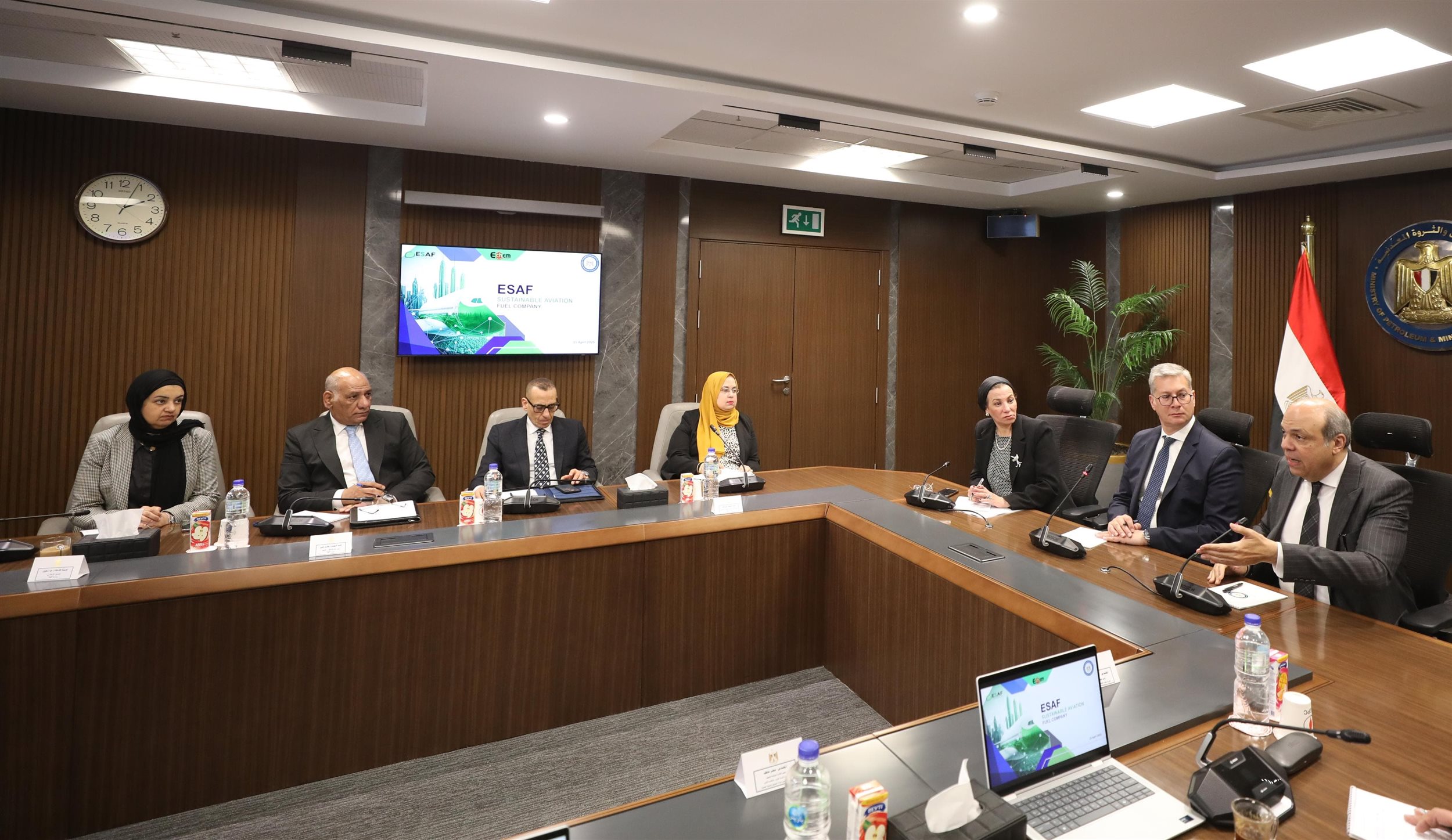 اجتماع مشترك بمقر وزارة البترول بالعاصمة الإدارية