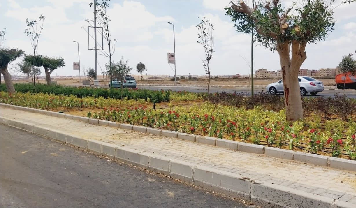 وزير الإسكان يُتابع أعمال تطوير الطرق بالمدن الجديدة