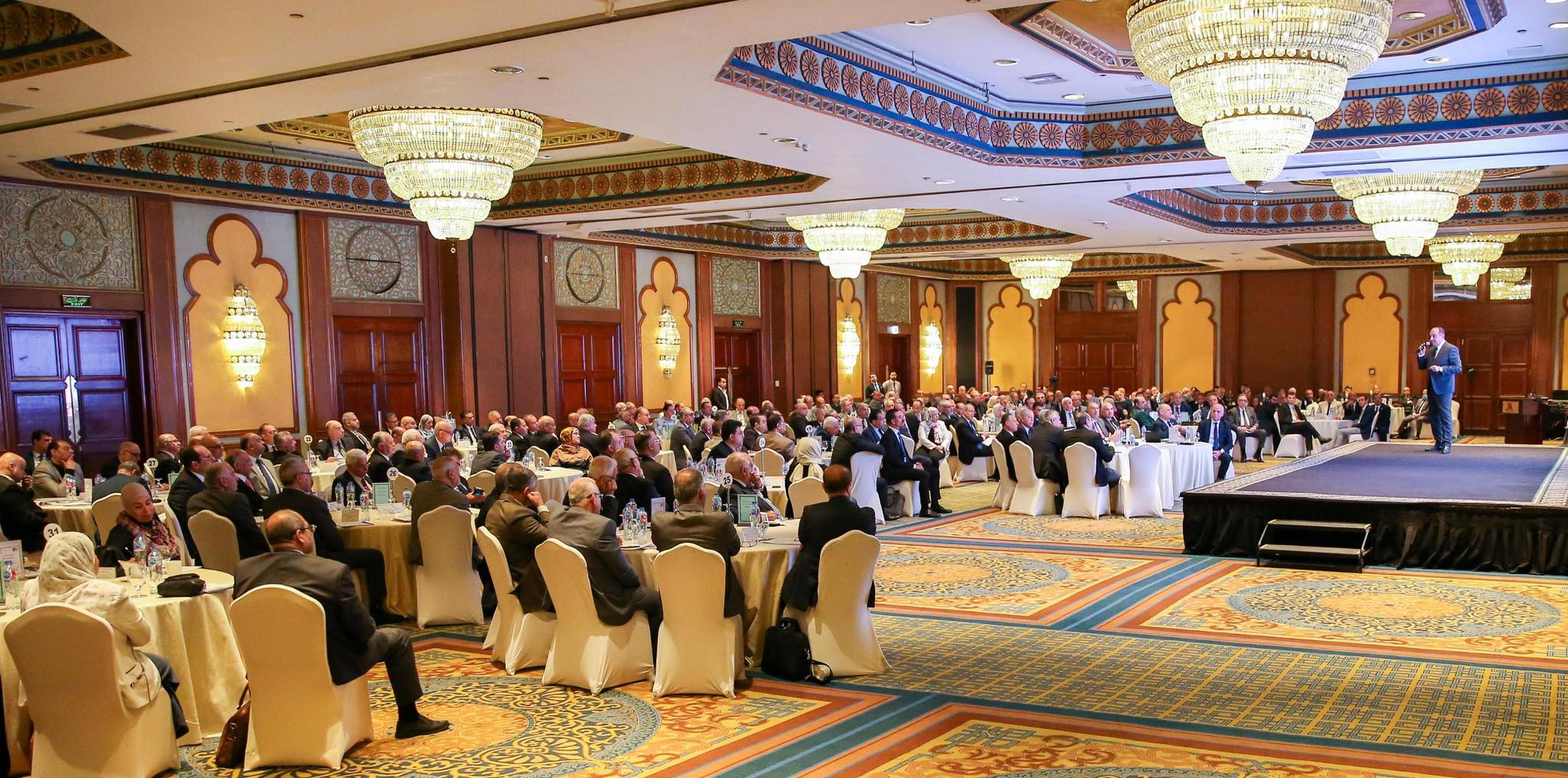وزير قطاع الأعمال يلتقي برؤساء مجالس الإدارات والأعضاء المنتدبين التنفيذيين للشركات القابضة