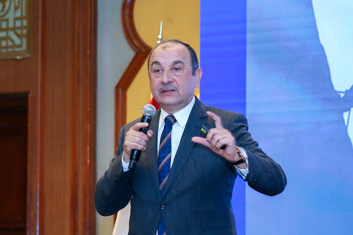 وزير قطاع الأعمال يلتقي برؤساء مجالس الإدارات والأعضاء المنتدبين التنفيذيين للشركات القابضة