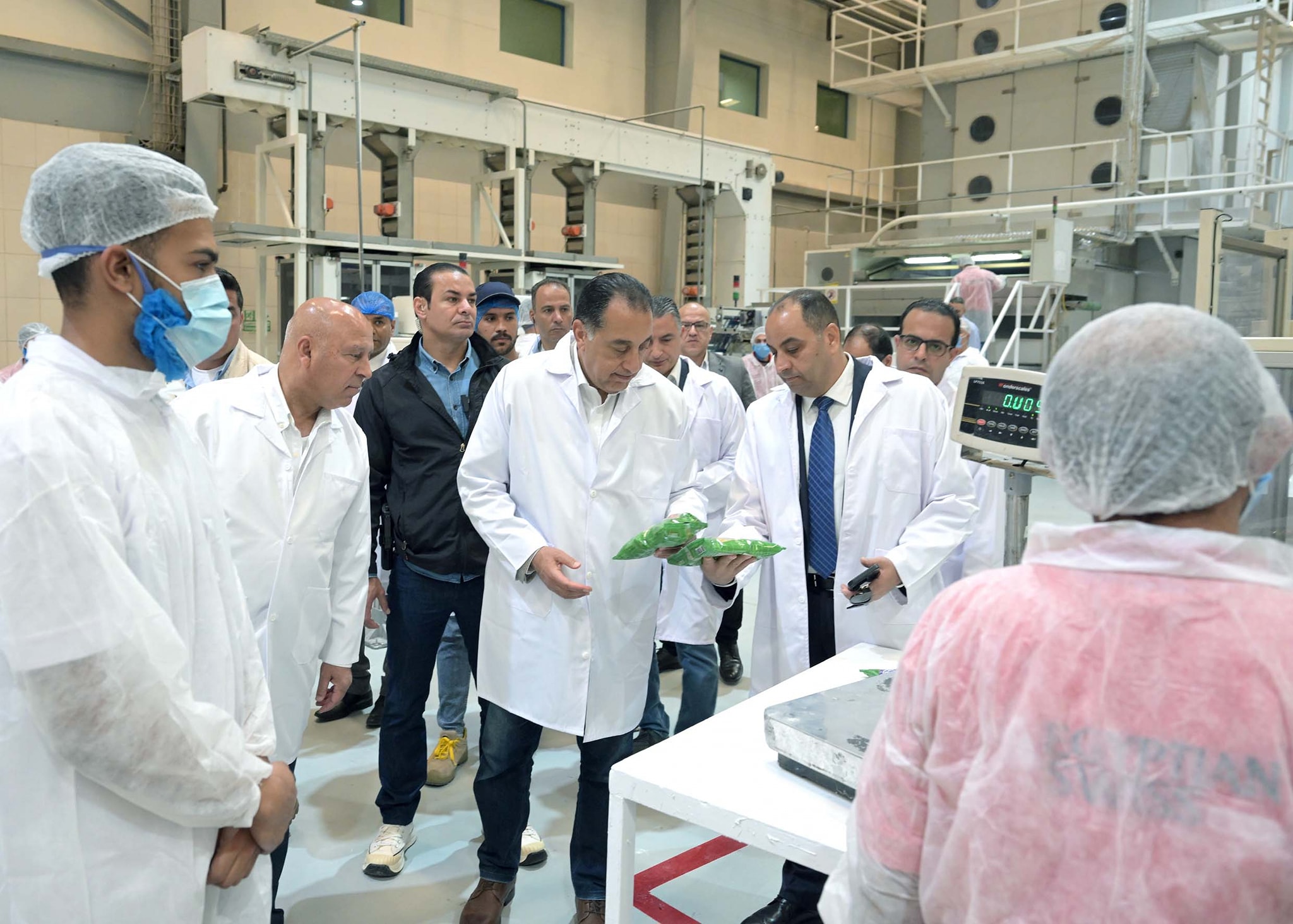 رئيس الوزراء يتفقد مصانع مجموعة المصرية السويسرية للمكرونة