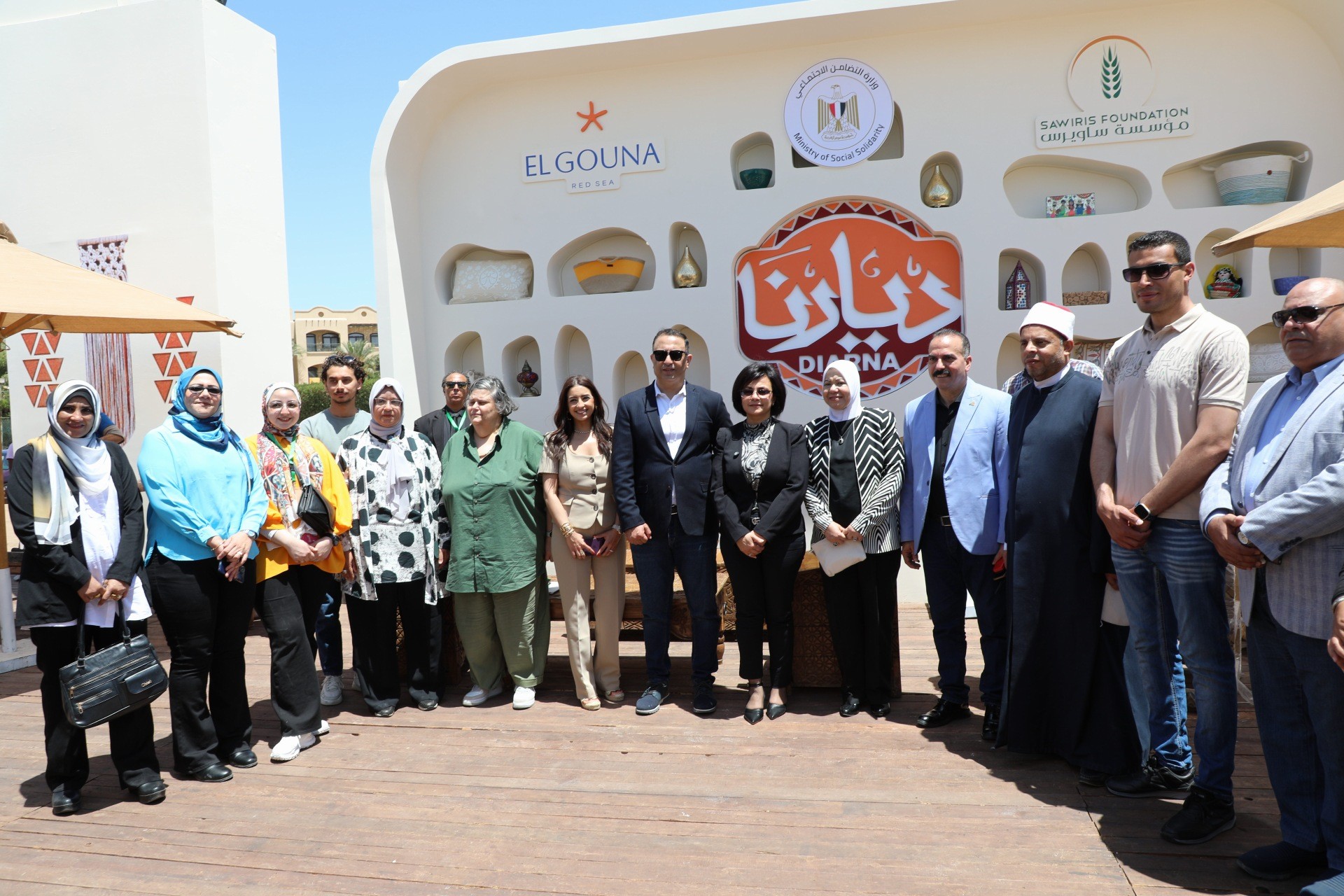 نائب محافظ البحر الأحمر تفتتح معرض ديارنا للحرف اليدوية