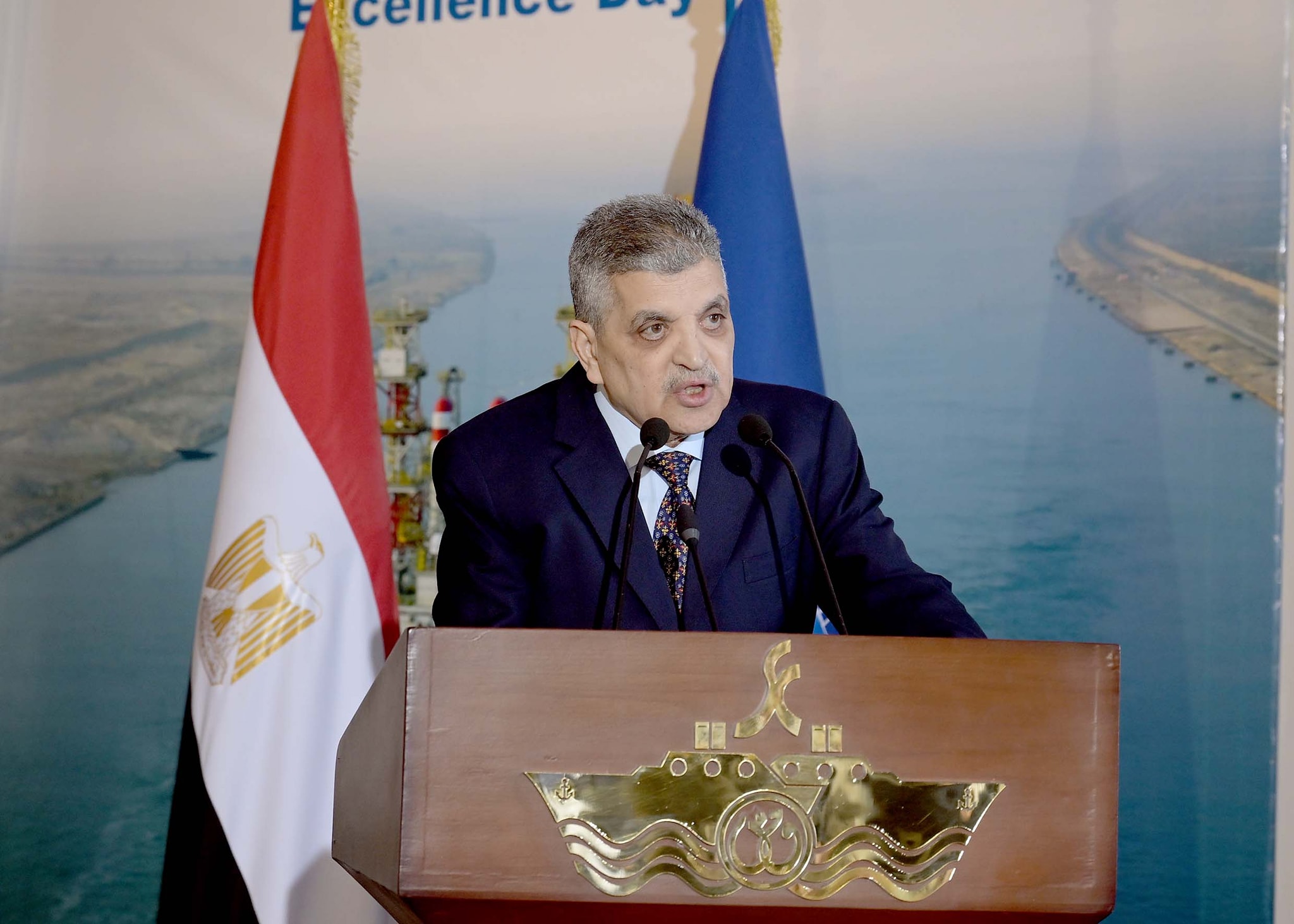 احتفالية هيئة قناة السويس بيوم التفوق