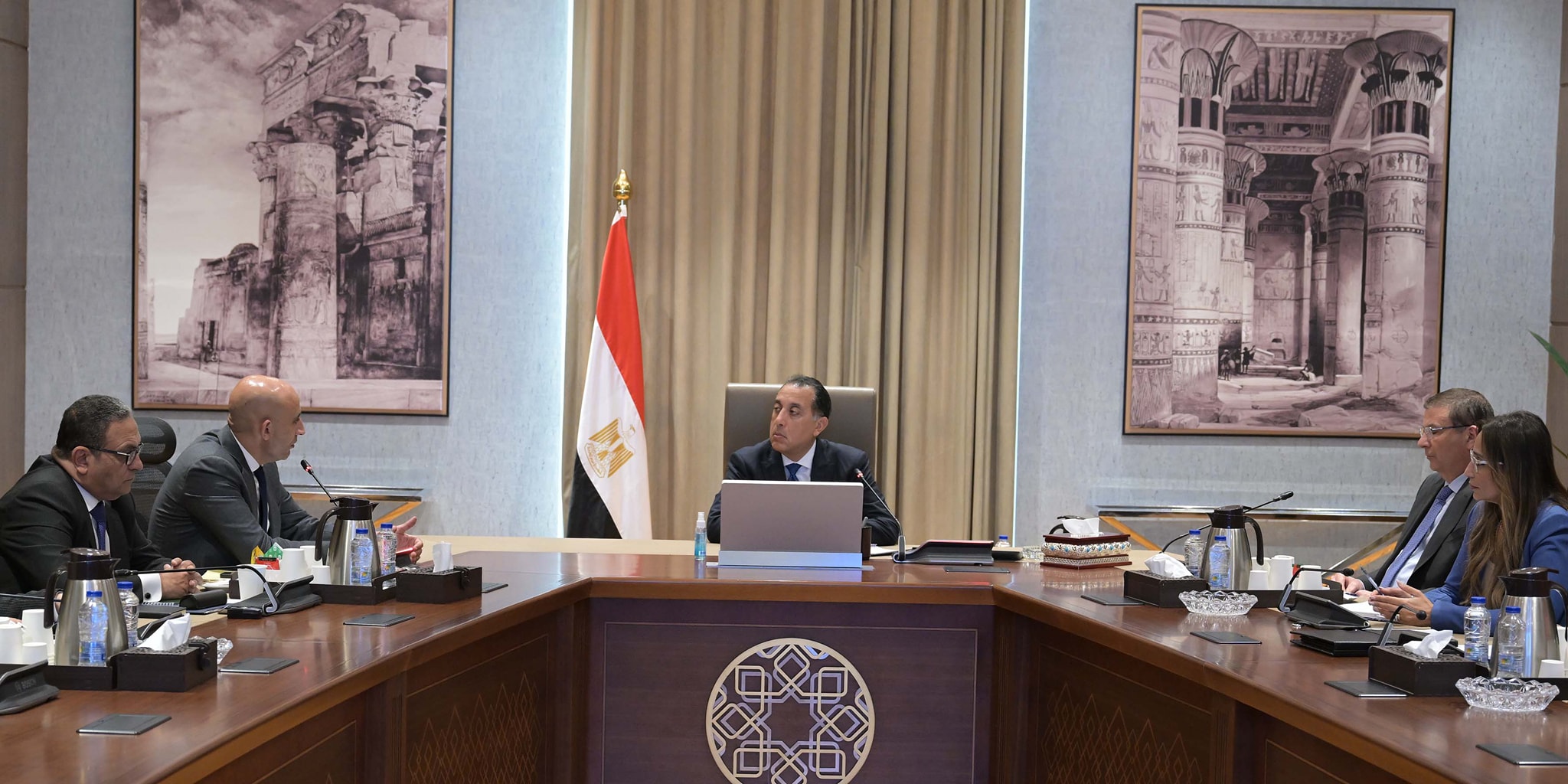 مدبولي يناقش إشراك القطاع الخاص في إدارة المدارس الفنية