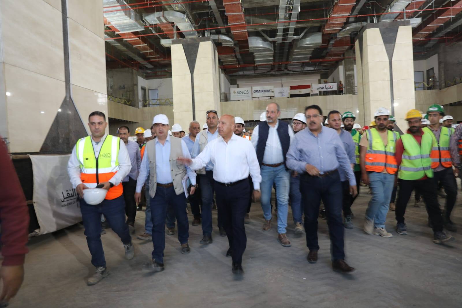 وزير النقل بجولة بمشروع الخط الأول من شبكة القطار الكهربائي