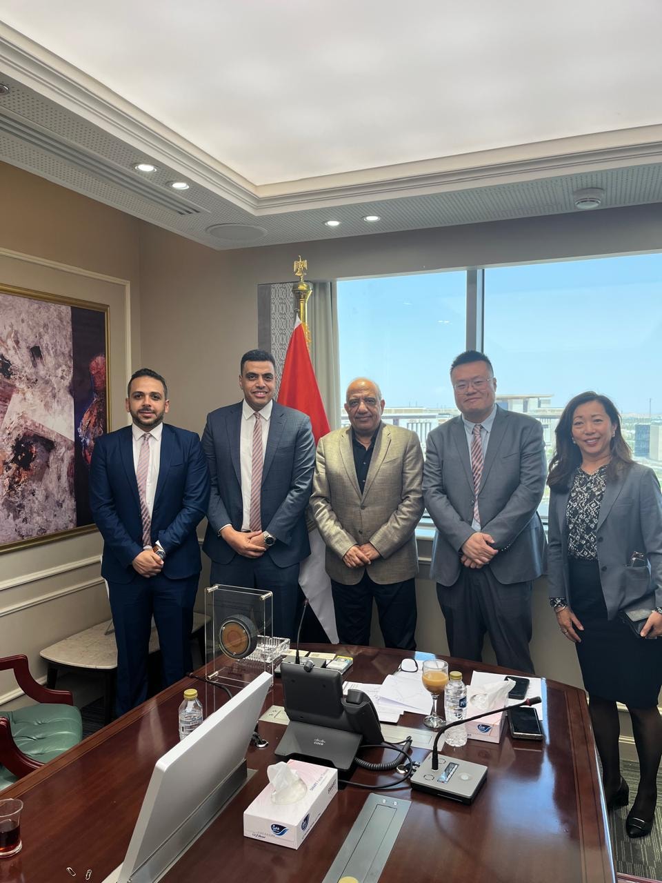 وزير الكهرباء مع مجموعة سانجرو SUNGROW الصينية