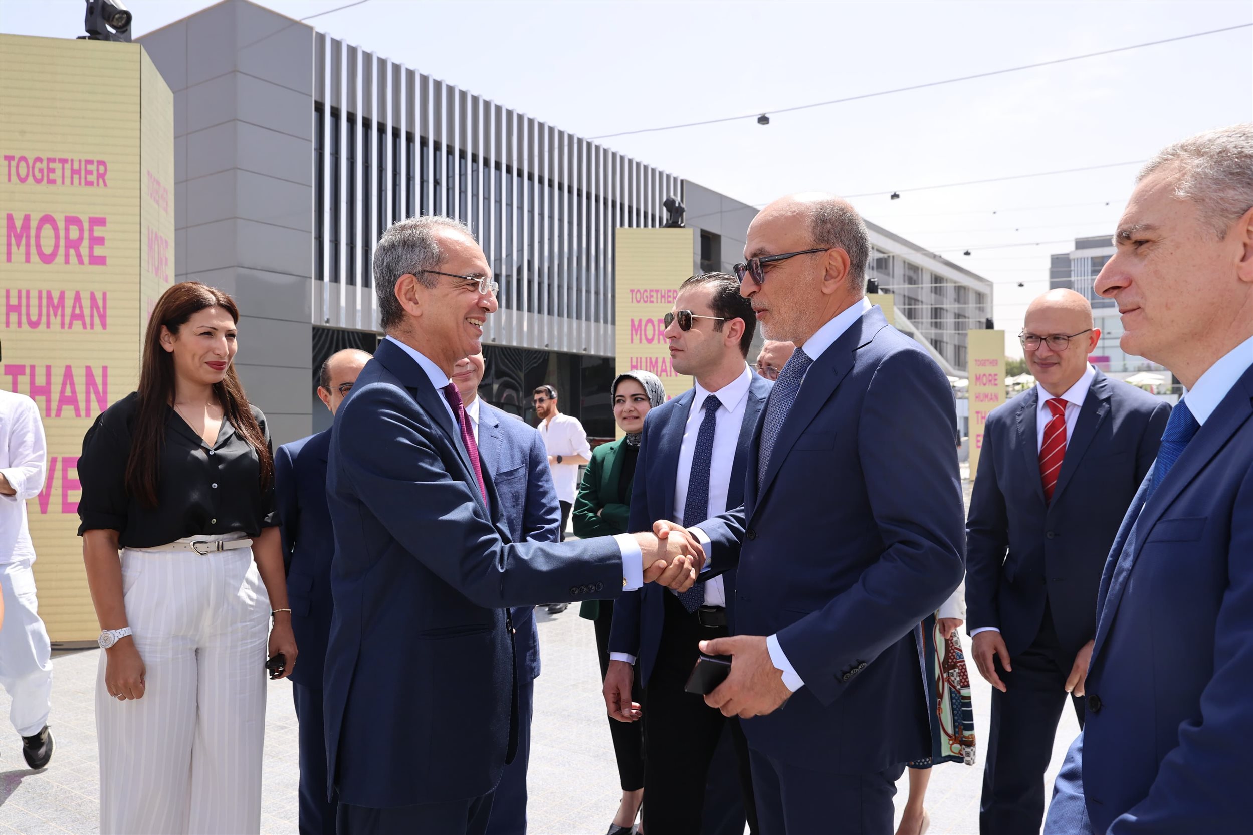 وزير الاتصالات يفتتح المقر الجديد لشركة إنتلسيا بمصر