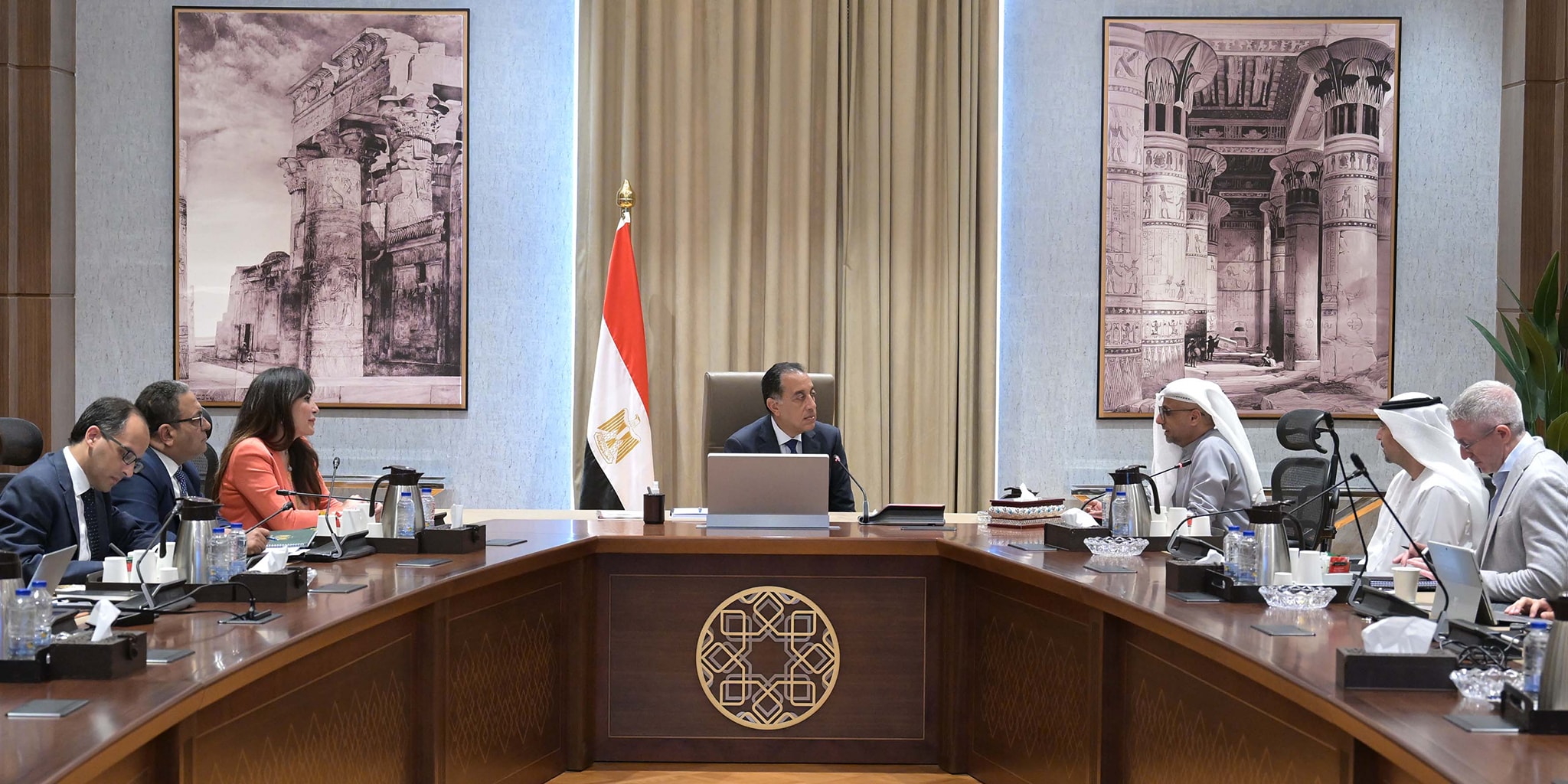 رئيس الوزراء يتابع مستجدات تنفيذ مشروع مدينة رأس الحكمة