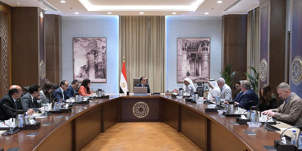 رئيس الوزراء يتابع مستجدات تنفيذ مشروع مدينة رأس الحكمة