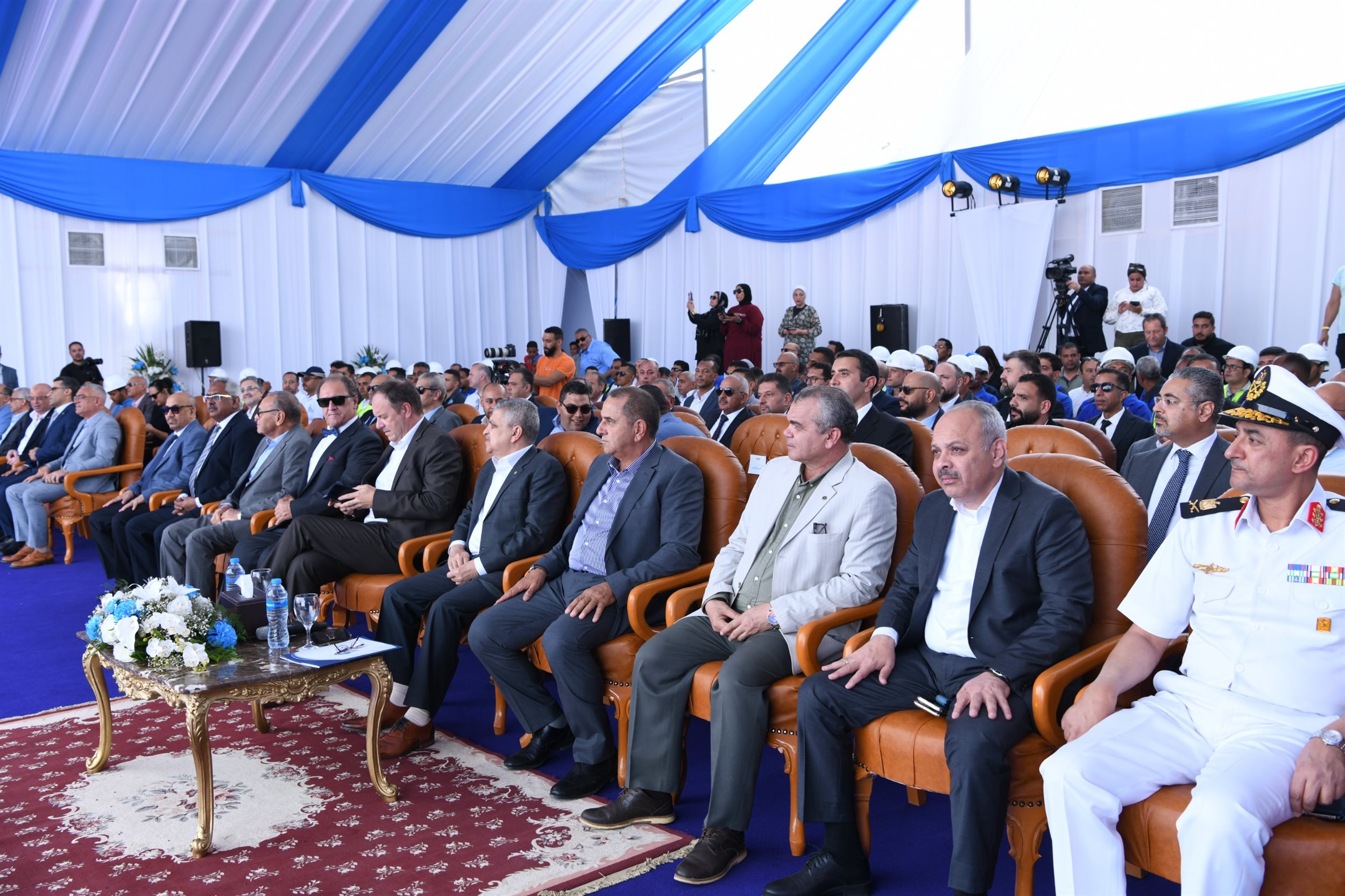 الفريق أسامة ربيع يشهد تدشين القاطرتين عزم 1 وعزم 2 بسفاجا
