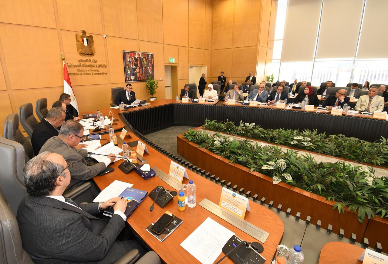 وزير الإسكان يترأس الجمعية العمومية لـ المقاولون العرب