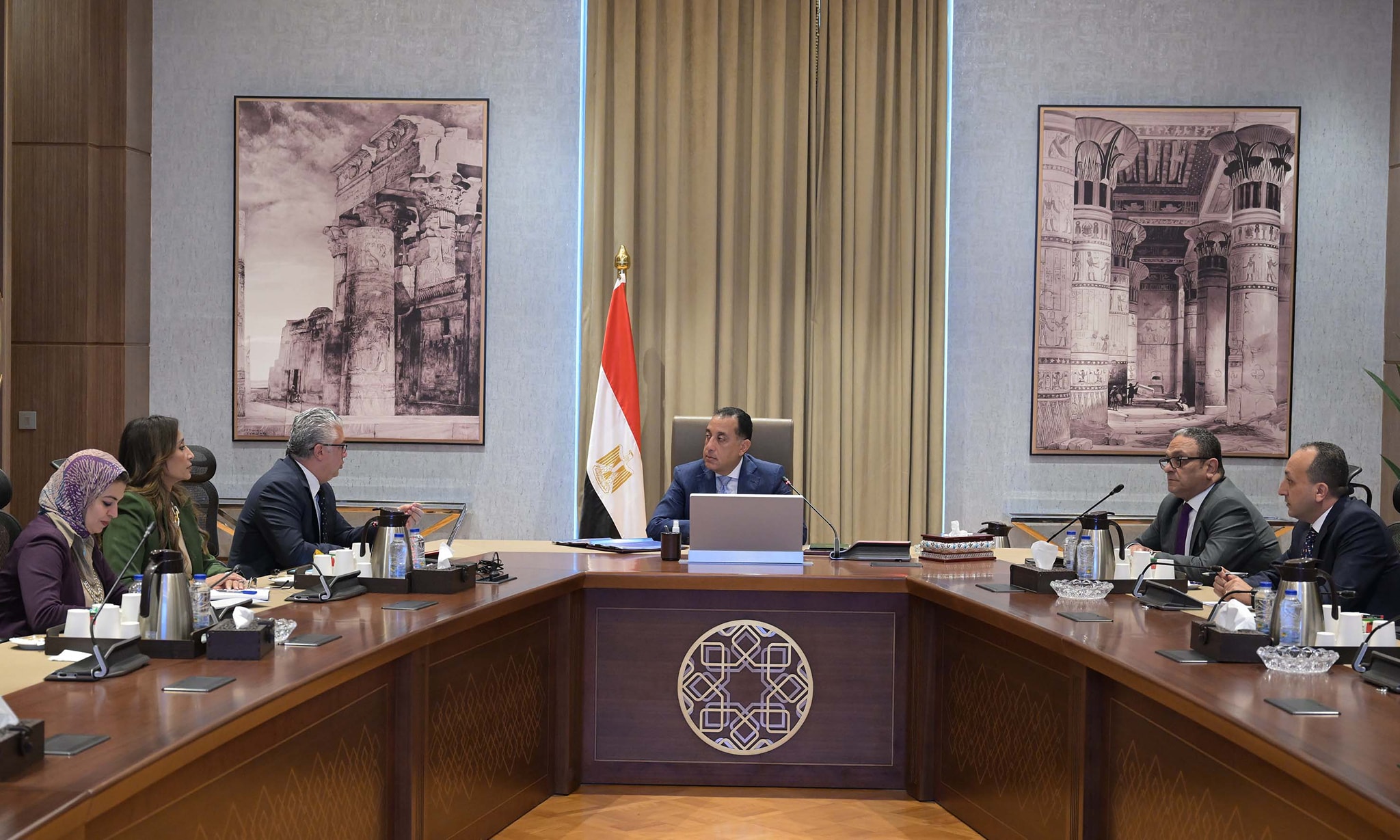 مدبولي مع رئيس الهيئة العامة للمنطقة الاقتصادية لقناة السويس