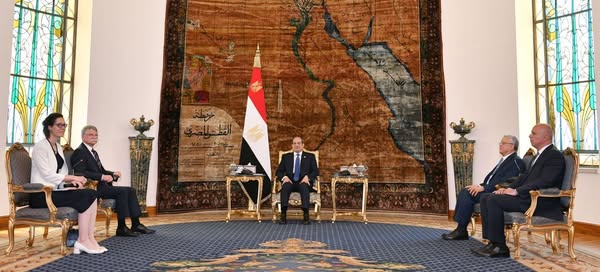 الرئيس السيسي يستقبل رئيس البرلمان المجرى