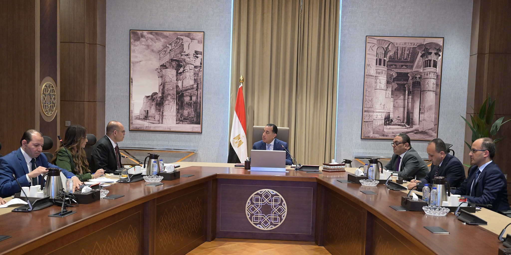 رئيس الوزراء يتابع مع وزير العمل عددا من ملفات العمل