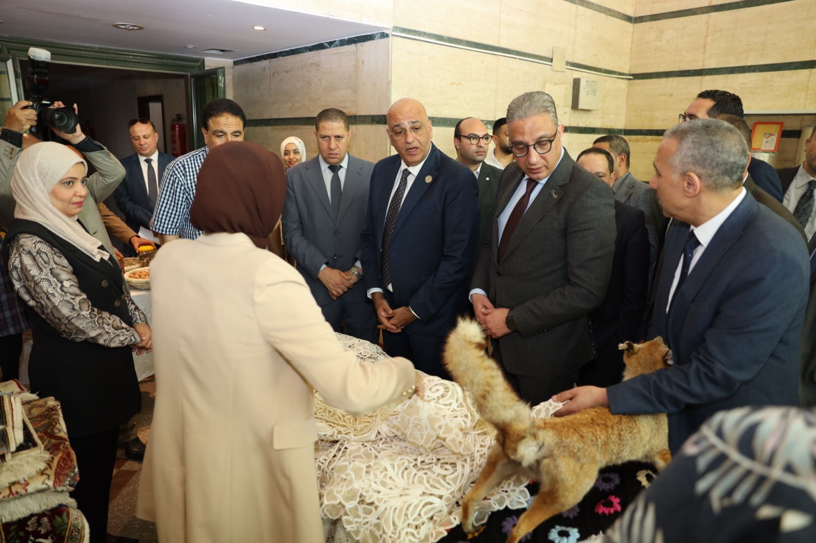 جهاز تنمية المشروعات ومحافظ الفيوم يبحثان سبل التعاون معًا