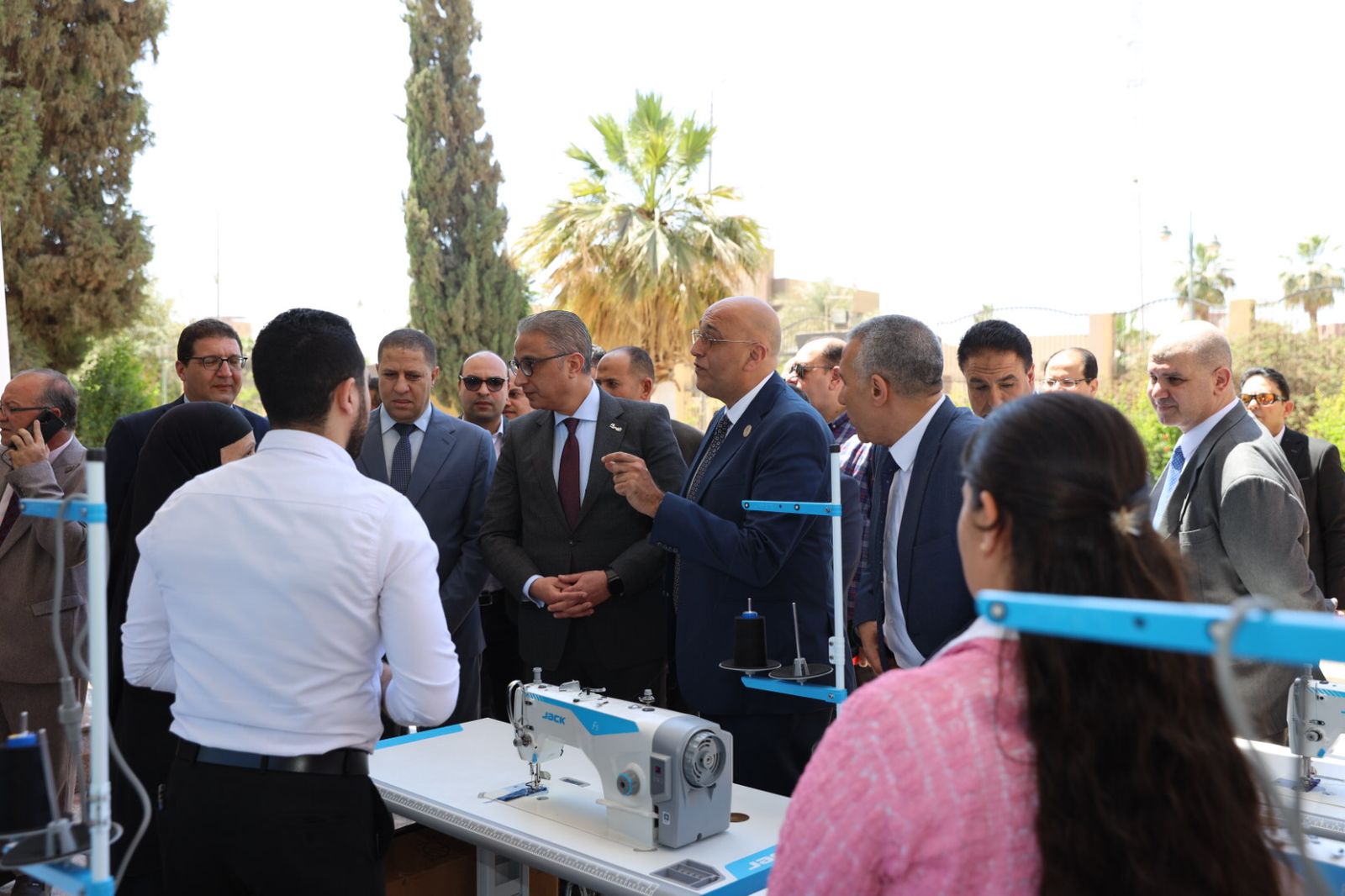 جهاز تنمية المشروعات ومحافظ الفيوم يبحثان سبل التعاون معًا