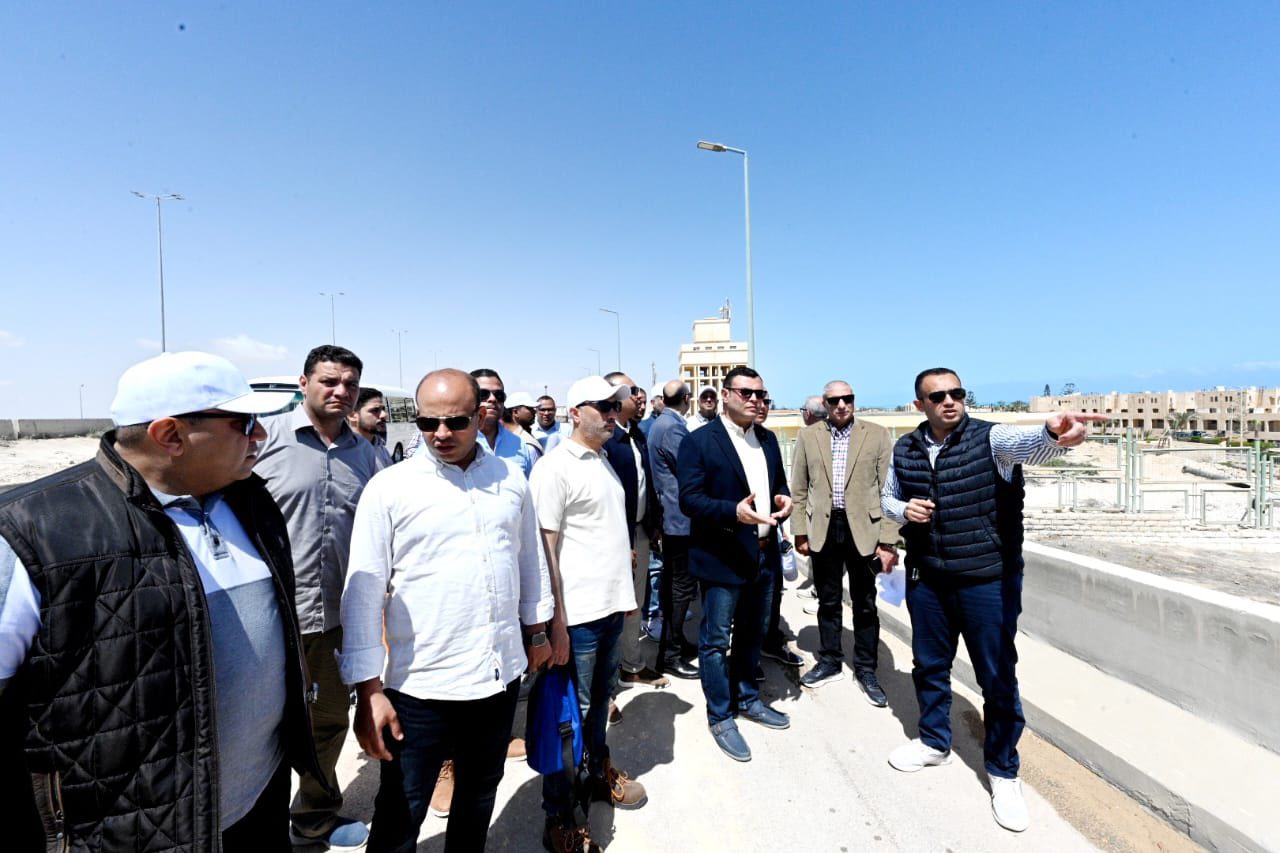 وزير الإسكان يتفقد مشروعات مارينا العلمين السياحي