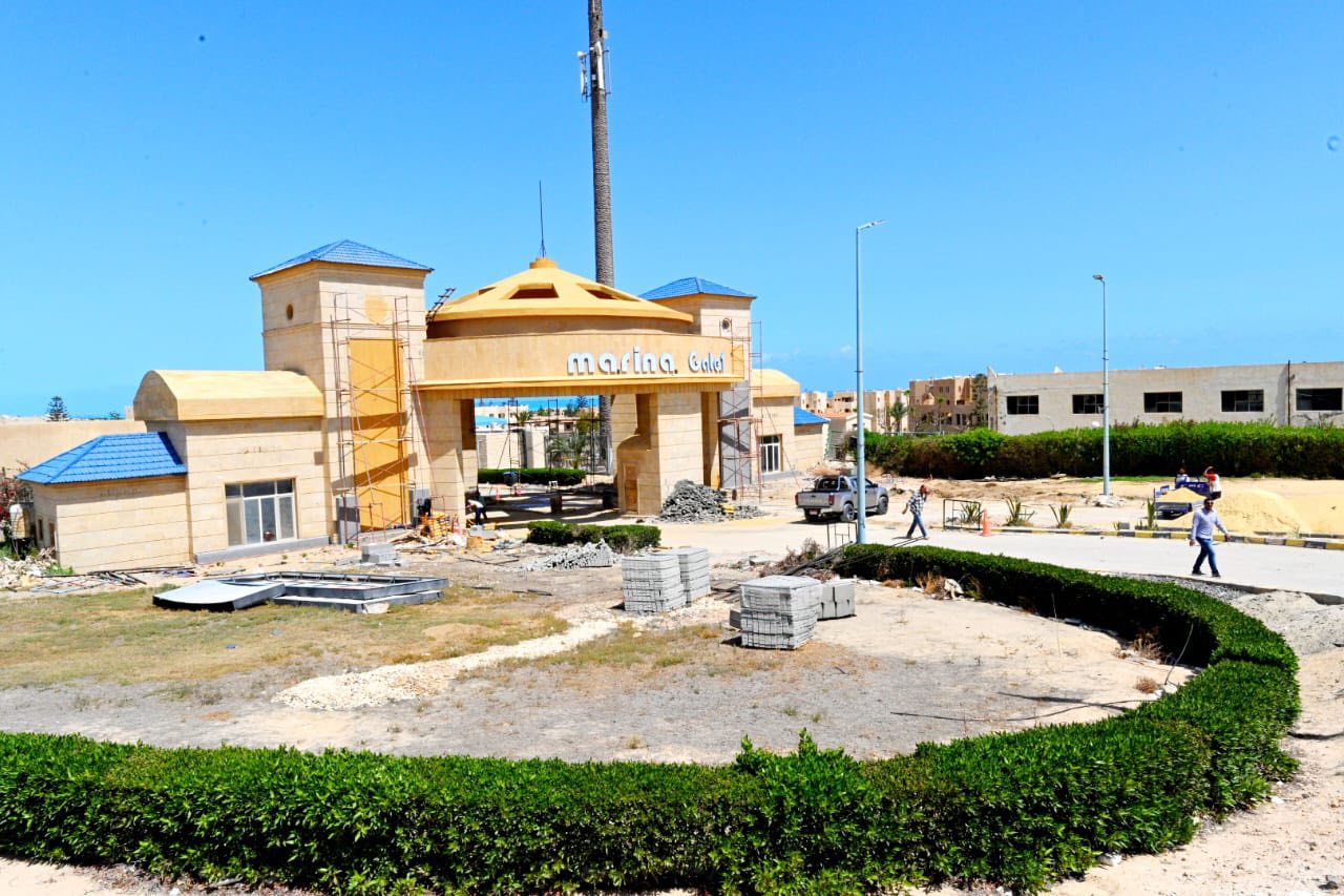 وزير الإسكان يتفقد مشروعات مارينا العلمين السياحي