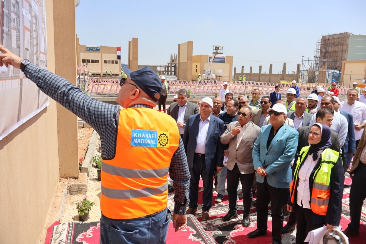 وزير الكهرباء يتفقد محطة محولات رشيد 2