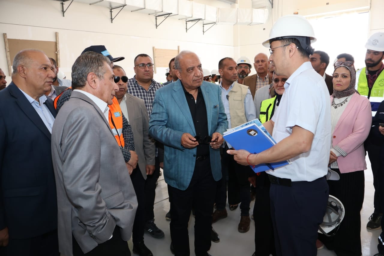 وزير الكهرباء يتفقد محطة محولات رشيد 2