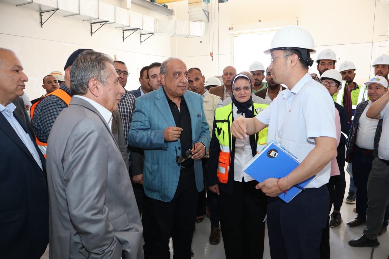 وزير الكهرباء يتفقد محطة محولات رشيد 2