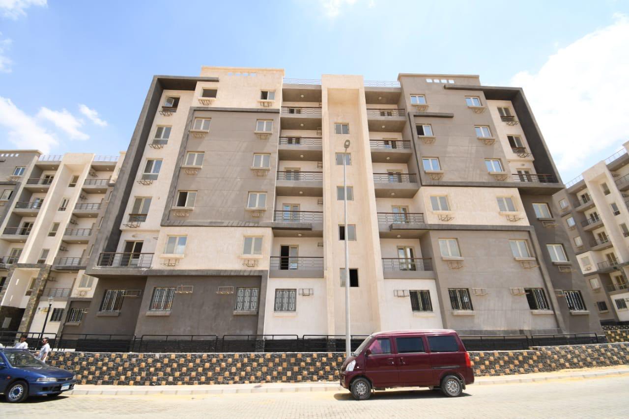 وزير الإسكان يتفقد مشروع سكن مصر بأرض المعارض بالقاهرة الجديدة