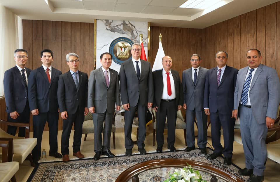 وزير البترول يستقبل رئيس مؤسسة البترول الوطنية الكورية