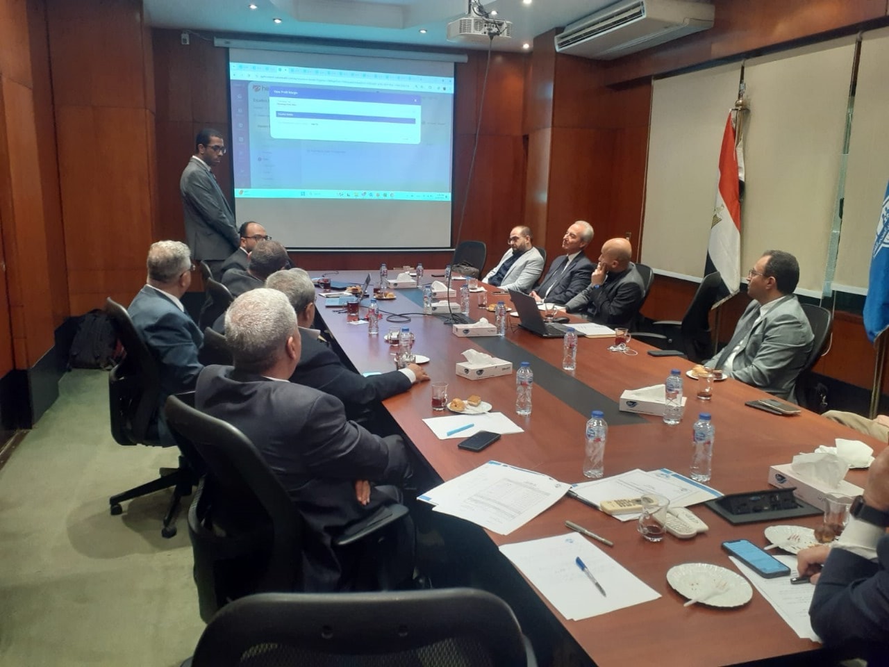 الهيئة العامة للتأمين الصحي تجتمع مع شركة إي هيلث