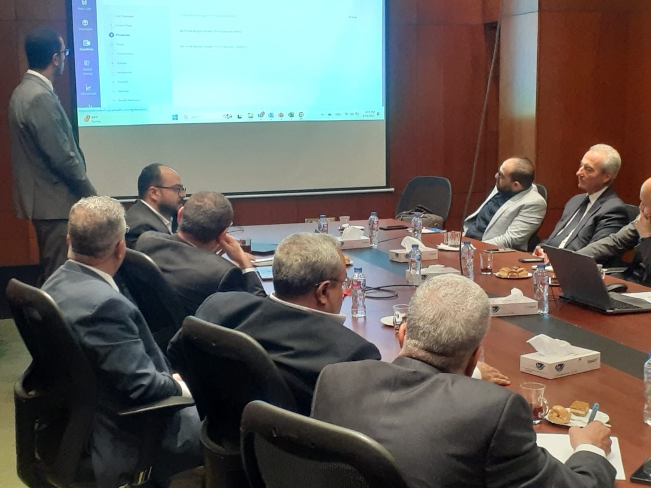 الهيئة العامة للتأمين الصحي تجتمع مع شركة إي هيلث