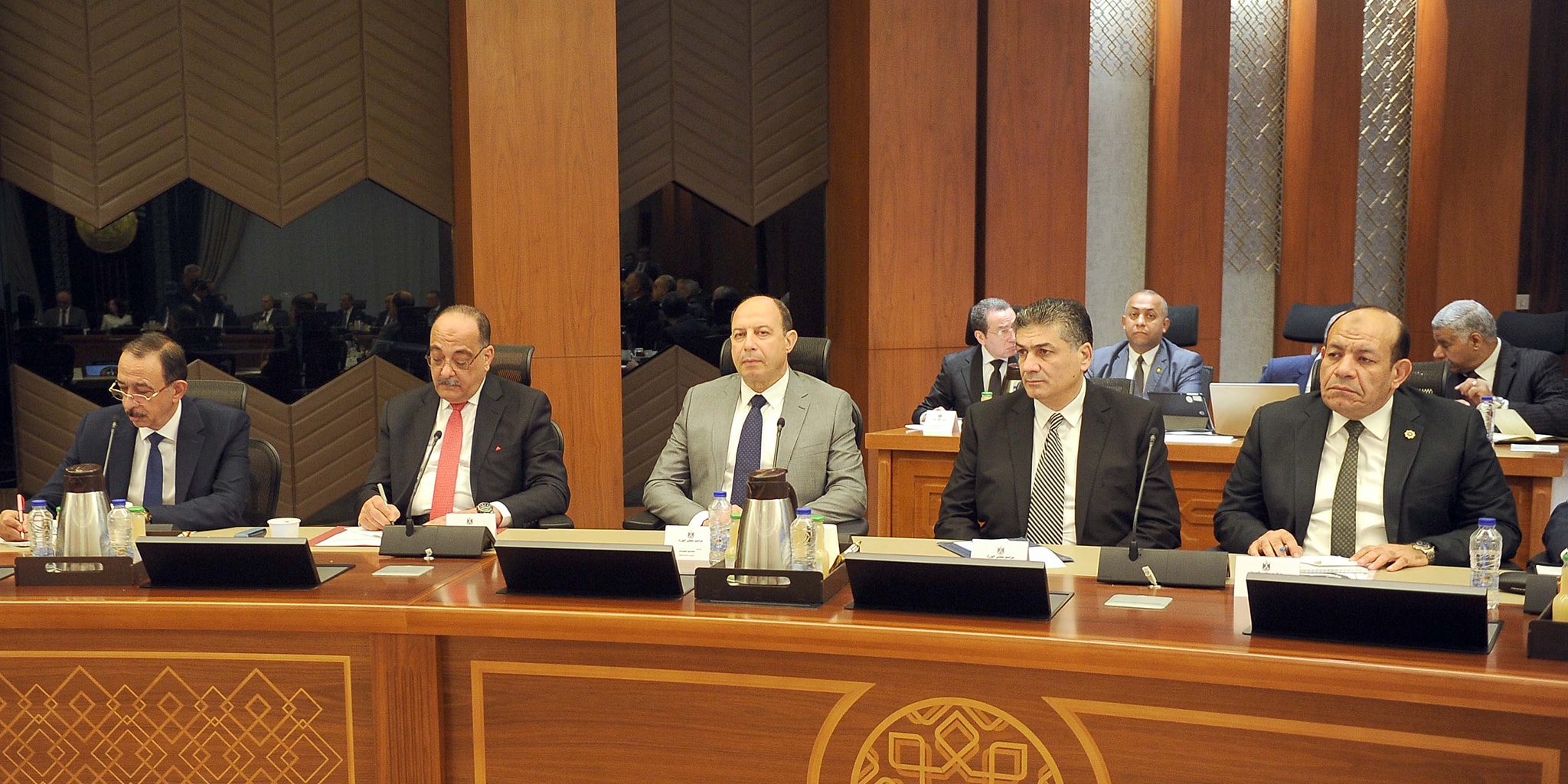 رئيس الوزراء يترأس الاجتماع السابع لمجلس المحافظين
