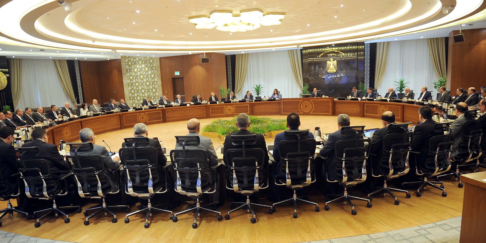 رئيس الوزراء يترأس الاجتماع السابع لمجلس المحافظين