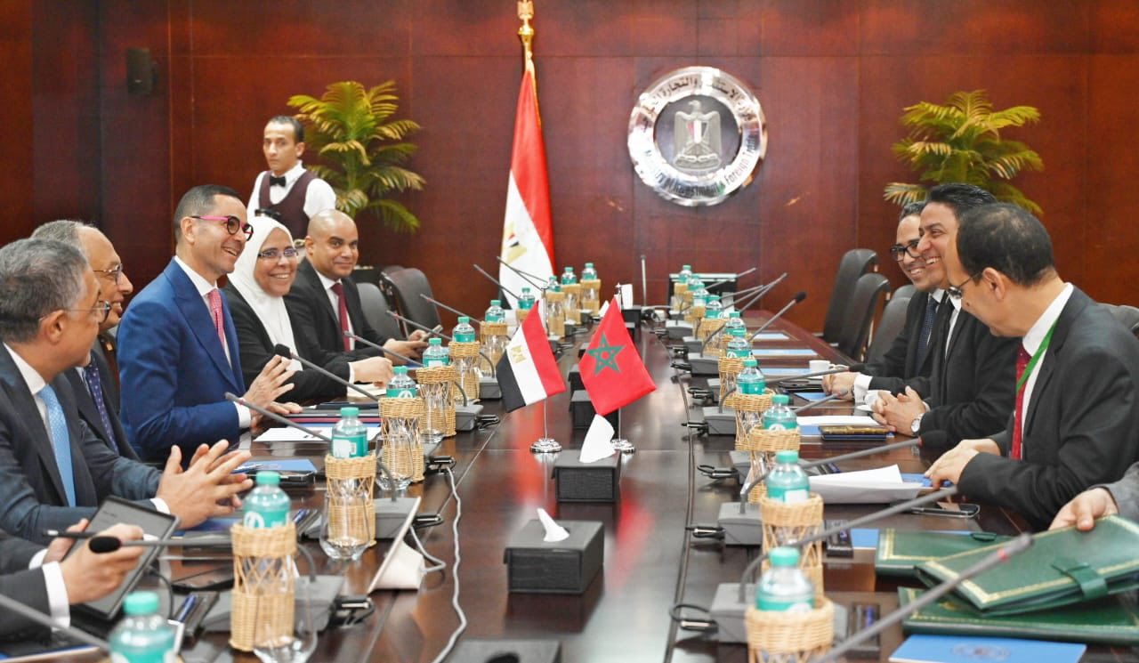 وزير الاستثمار يستقبل وزير التجارة الخارجية المغربي