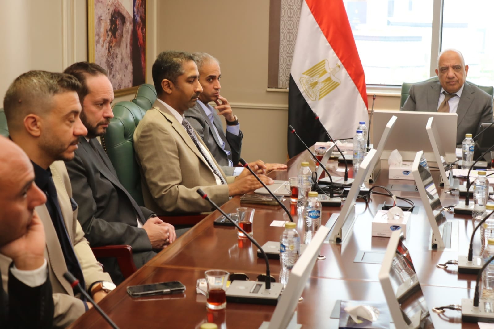وزير الكهرباء يجتمع بمسئولي شركة ساى شيلد