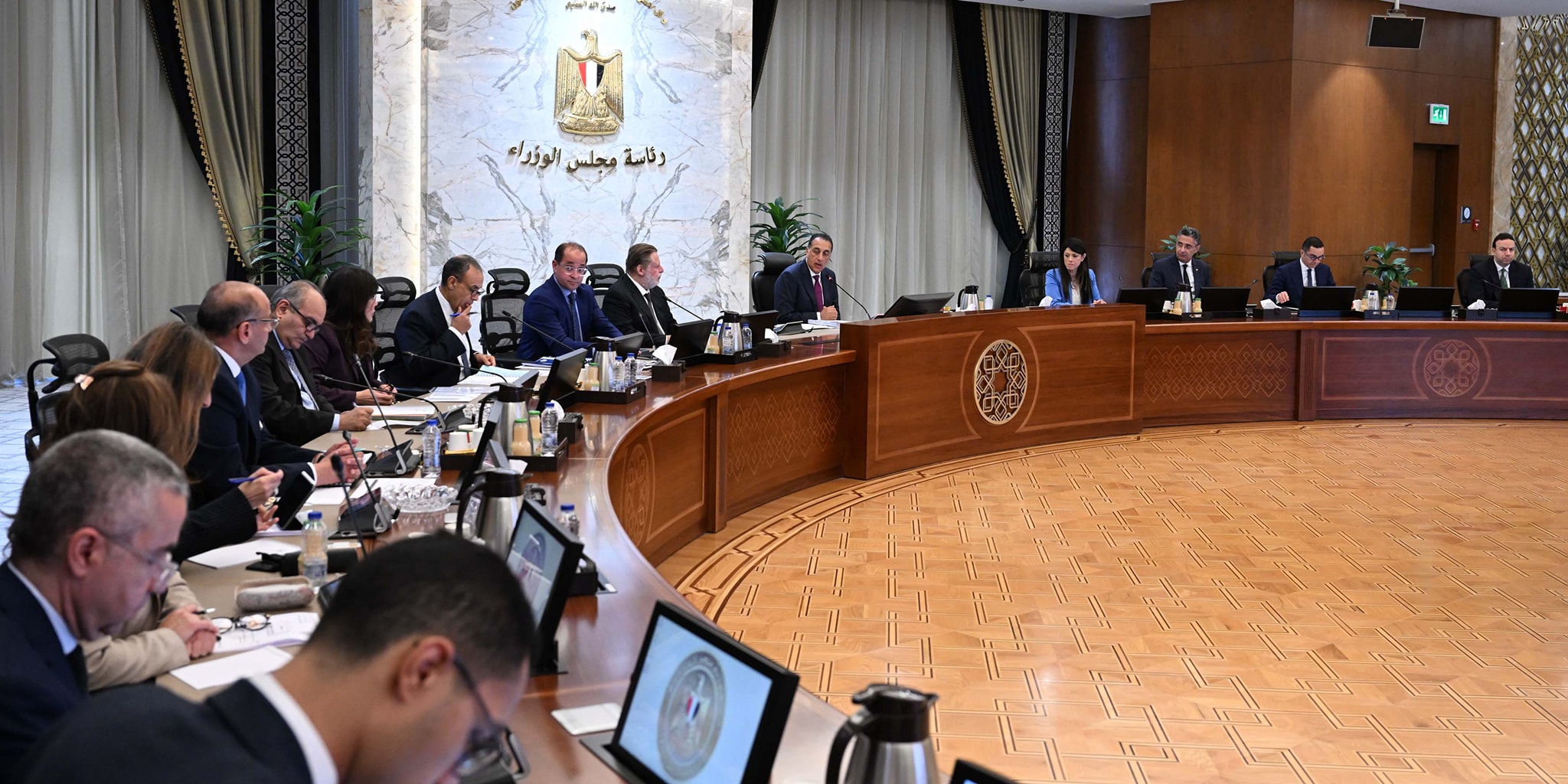 رئيس الوزراء يترأس اجتماع المجموعة الوزارية الاقتصادية