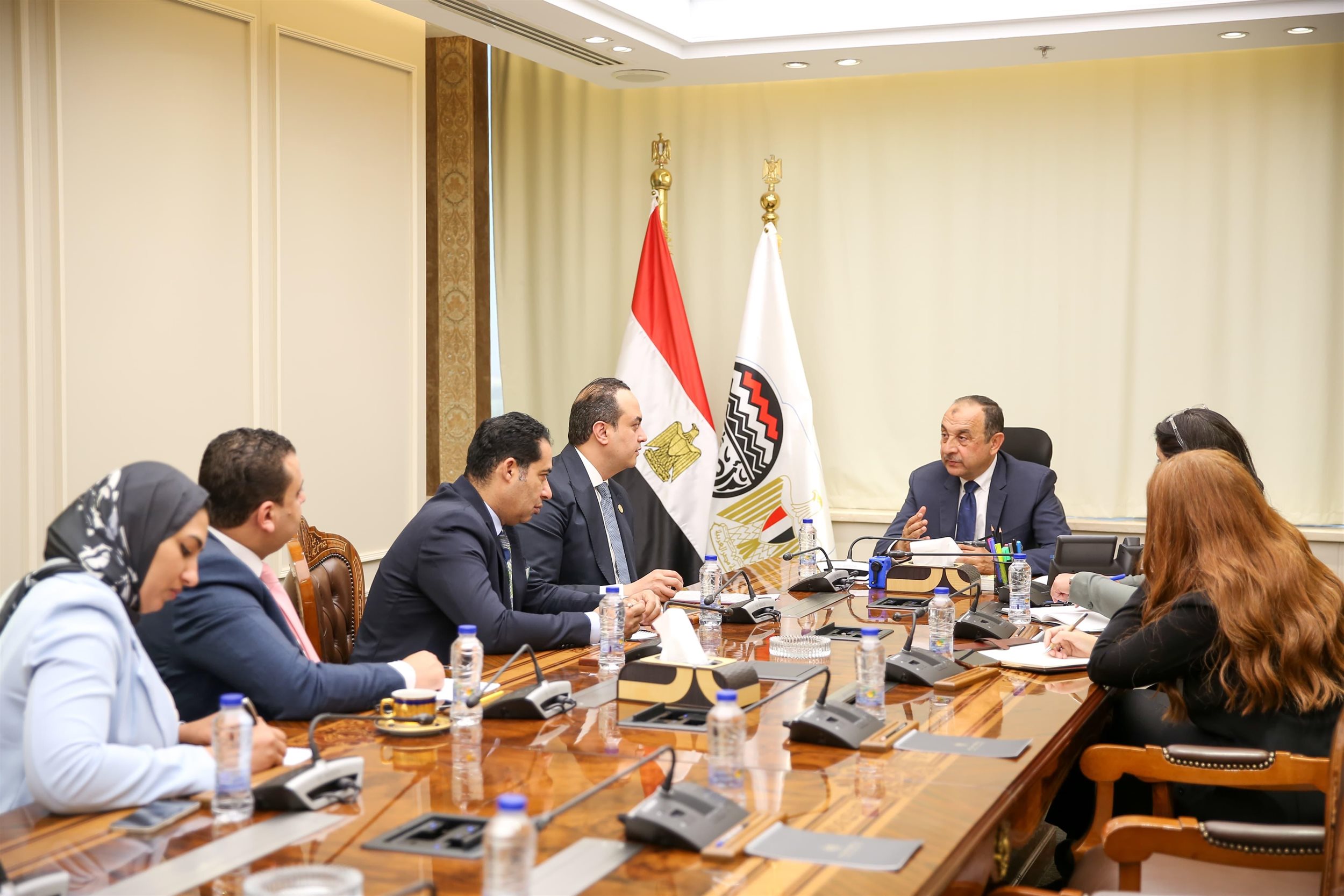وزير قطاع الأعمال يلتقي رئيس الهيئة العامة للرعاية الصحية