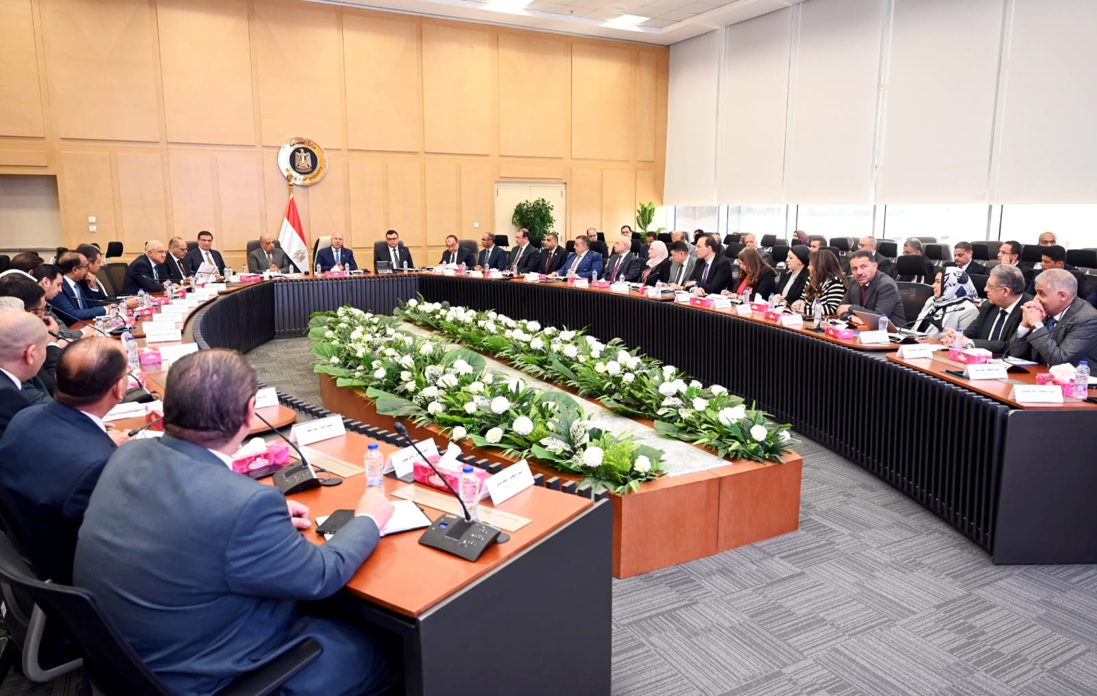 الوزير يترأس اجتماع المجموعة الوزارية للتنمية الصناعية